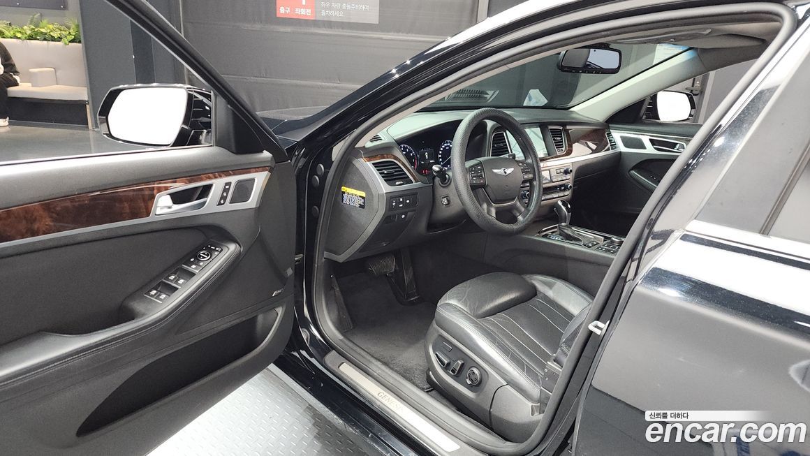 Hyundai Genesis 2014