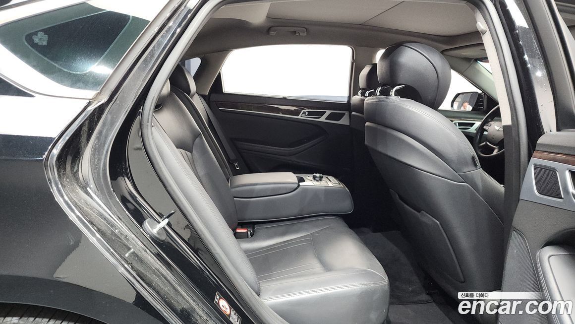 Hyundai Genesis 2014