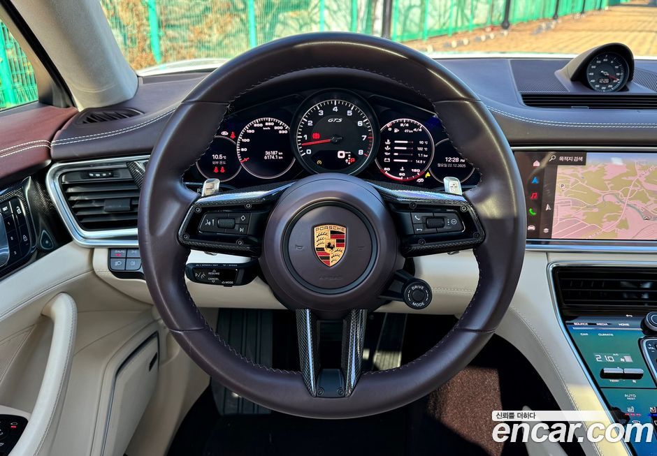 Porsche Panamera 2022