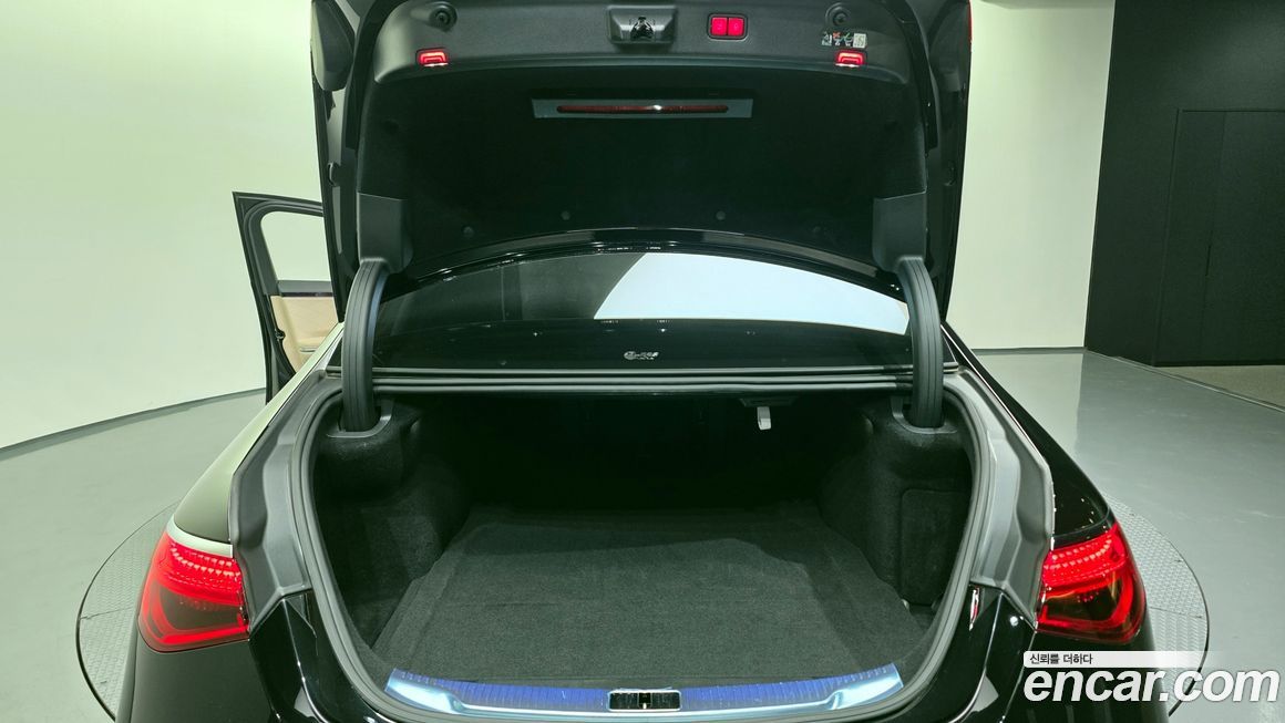 Mercedes-Benz S-Class 2023