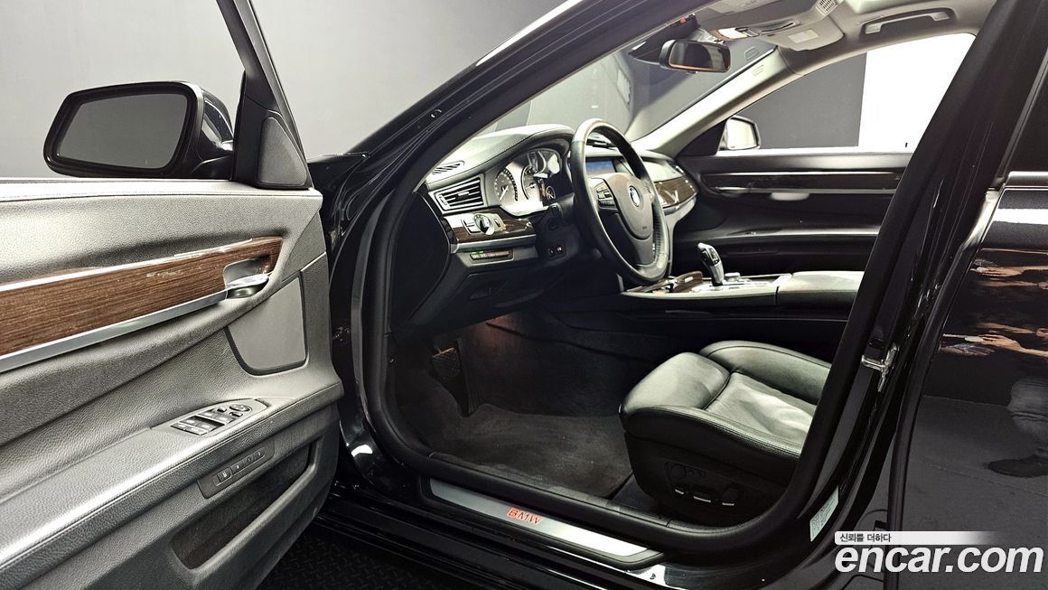 BMW 7-Series 2011