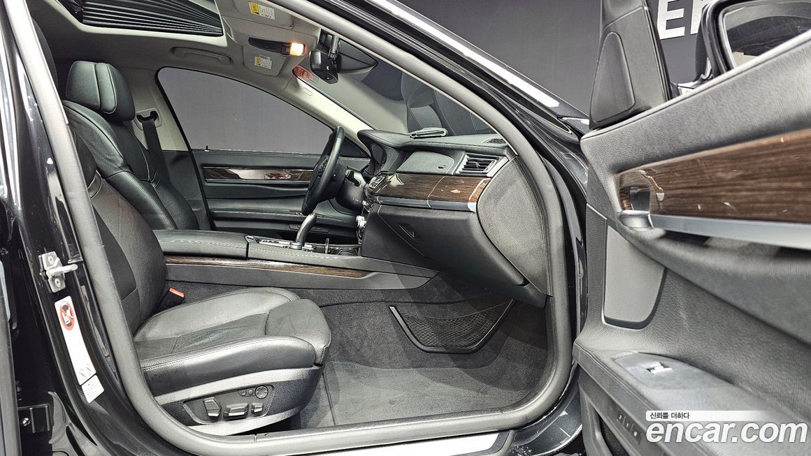 BMW 7-Series 2011
