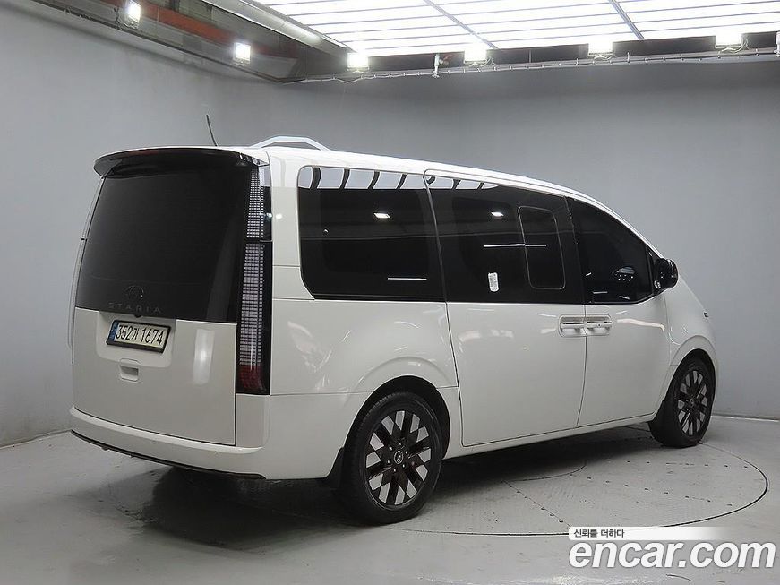Hyundai Staria 2022
