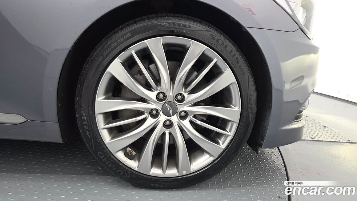 Hyundai Genesis 2016