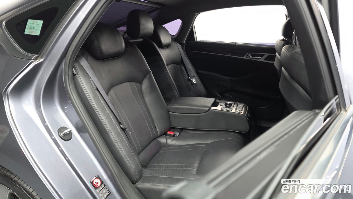 Hyundai Genesis 2016