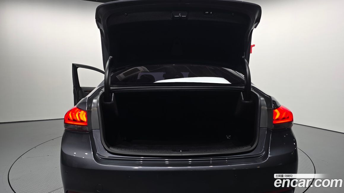 Hyundai Genesis 2016