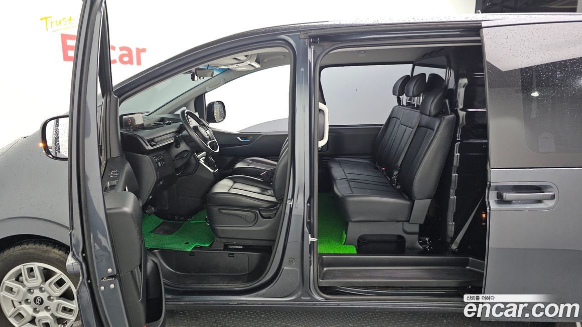 Hyundai Staria 2025
