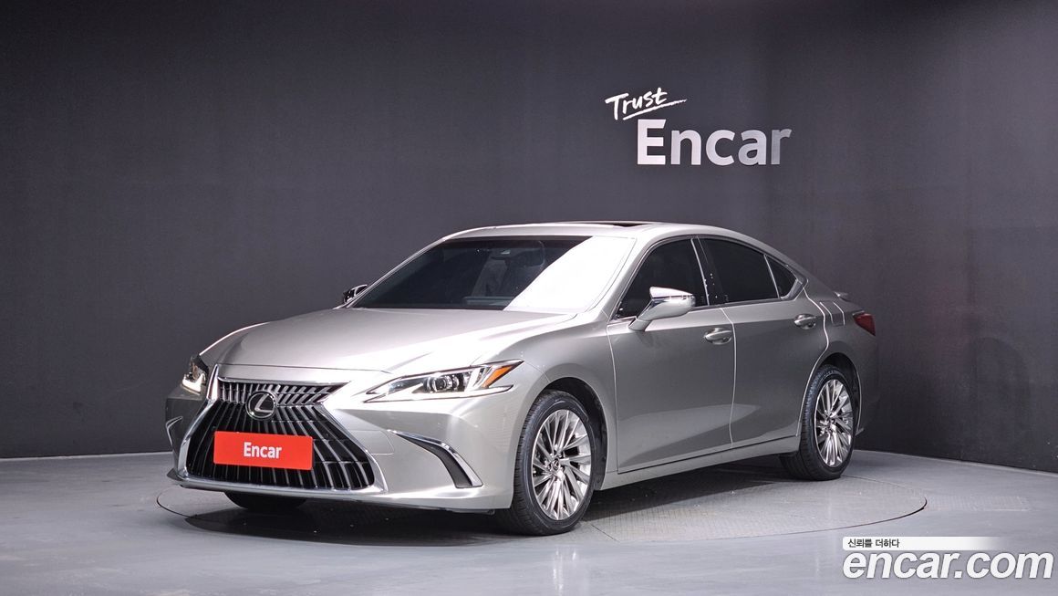 Lexus ES 2023