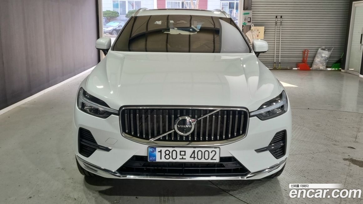 Volvo XC60 2025