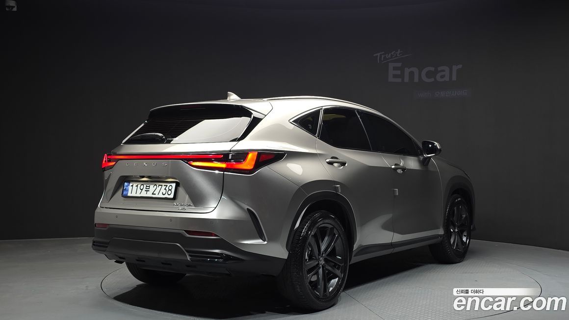 Lexus NX 2024