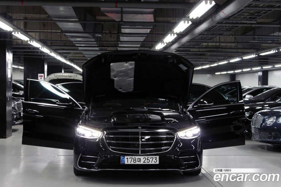 Mercedes-Benz S-Class 2021