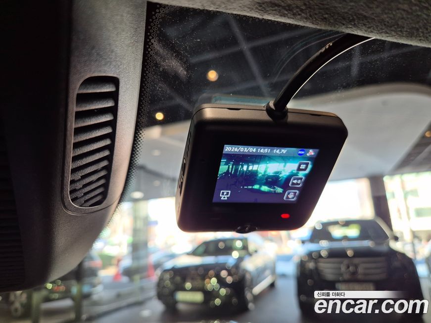 Mercedes-Benz S-Class 2025