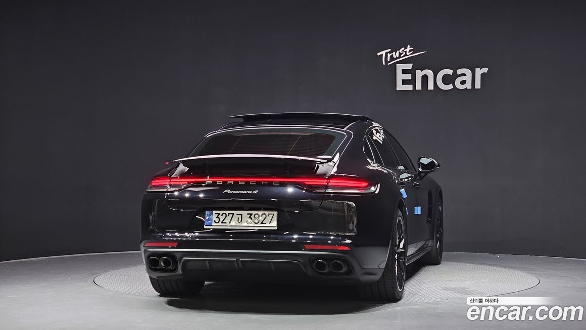 Porsche Panamera 2022