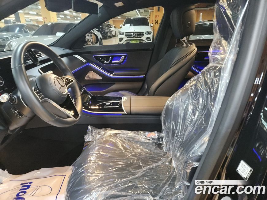 Mercedes-Benz S-Class 2024