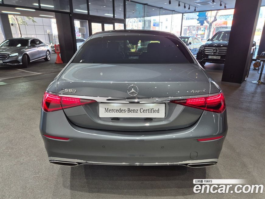 Mercedes-Benz S-Class 2025