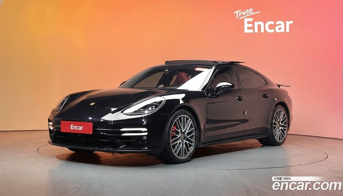 Porsche Panamera 2021