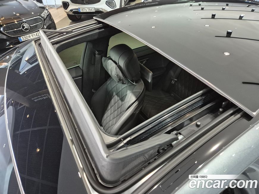 Mercedes-Benz S-Class 2025