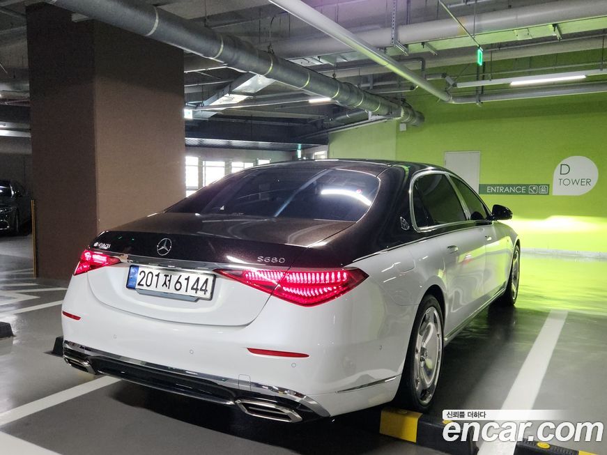 Mercedes-Benz S-Class 2024