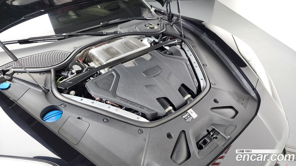 Porsche Panamera 2025