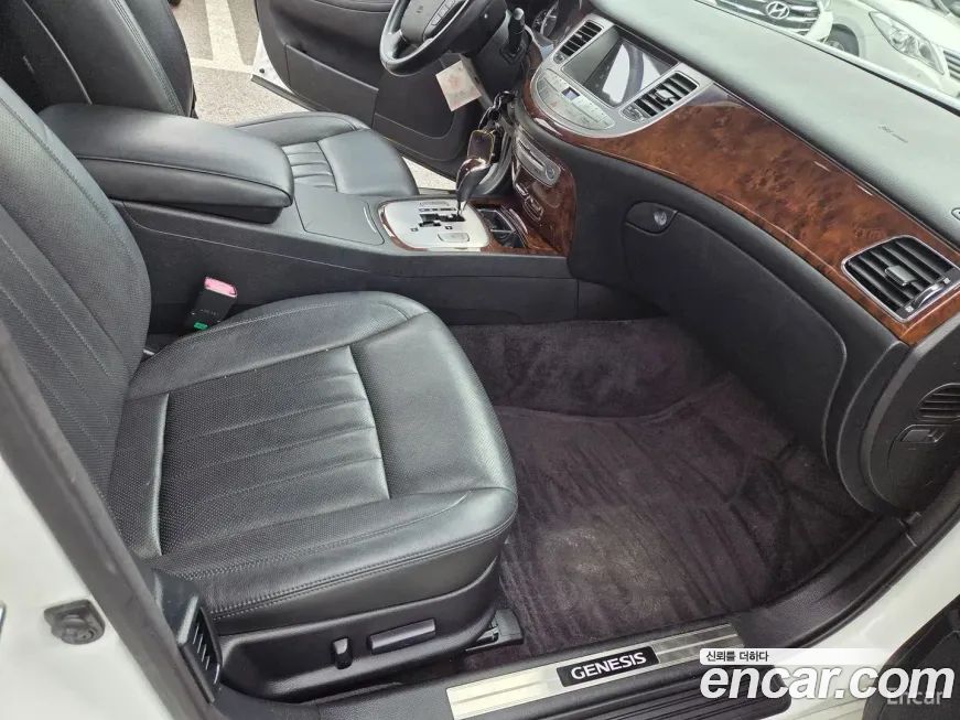 Hyundai Genesis 2010