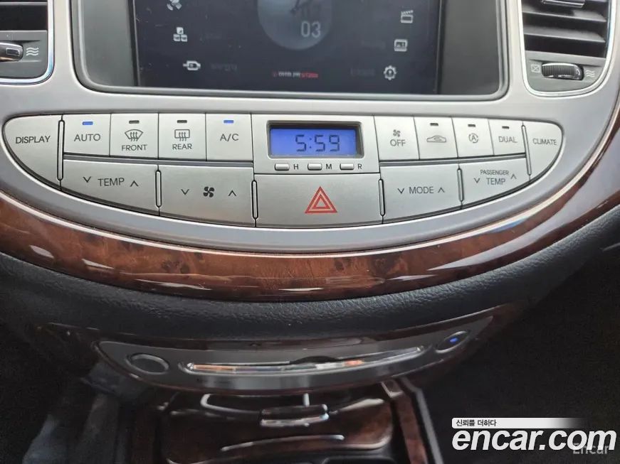 Hyundai Genesis 2010