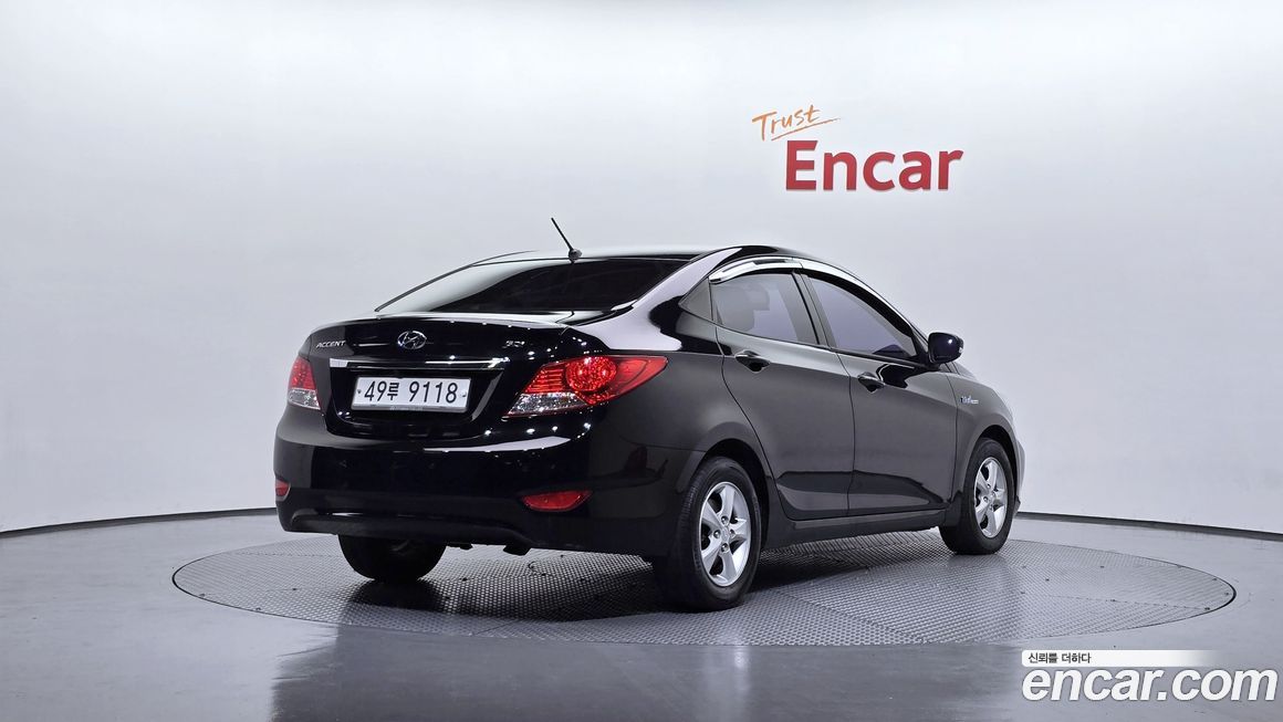 Hyundai Accent 2012