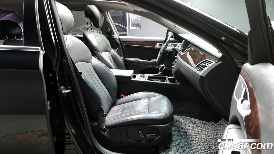 Hyundai Genesis 2016