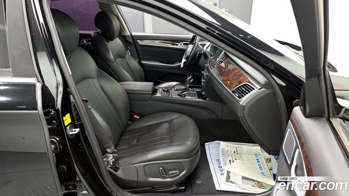 Hyundai Genesis 2016