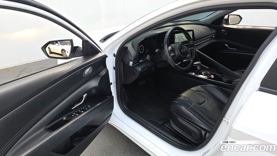 Hyundai AVANTE 2022