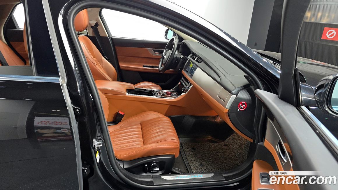 Jaguar XF 2019