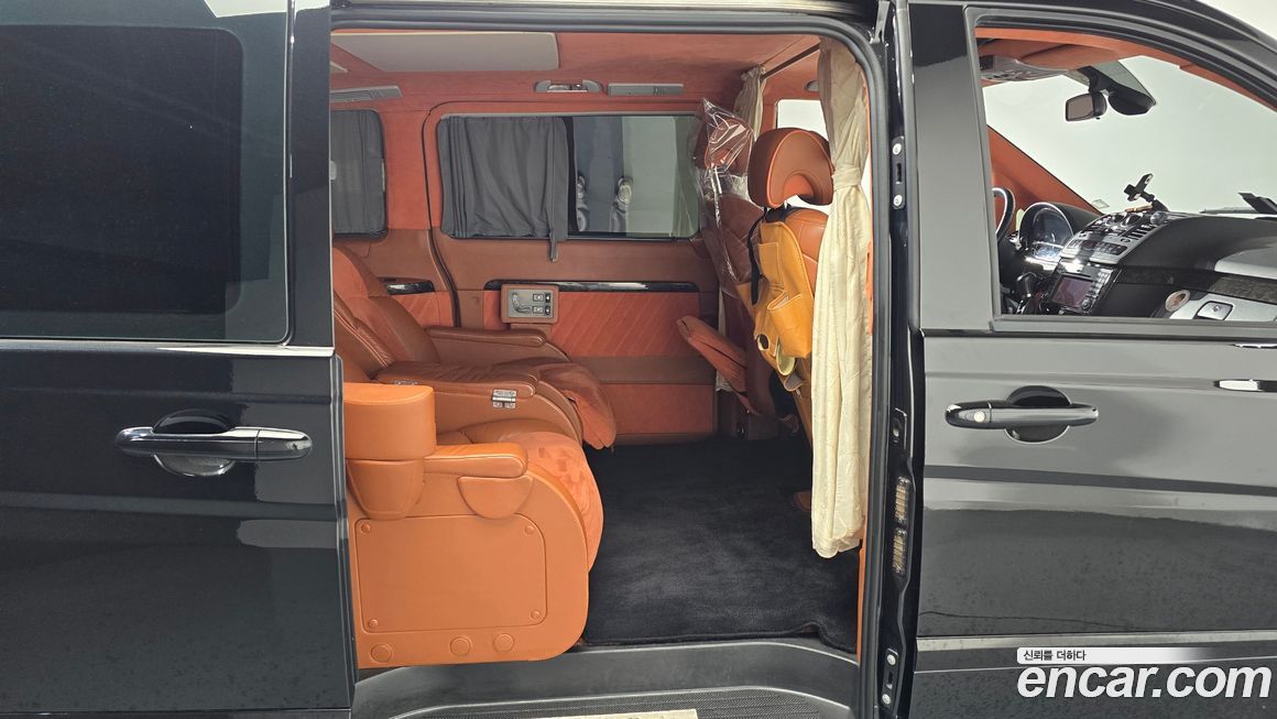 Mercedes-Benz V-Class 2011