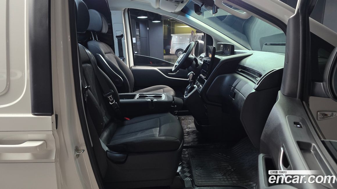 Hyundai Staria 2023