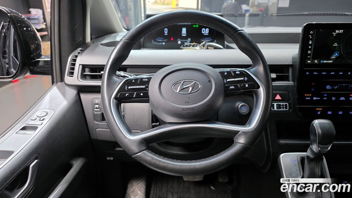 Hyundai Staria 2022