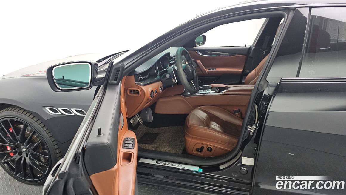 Maserati Quattroporte 2014