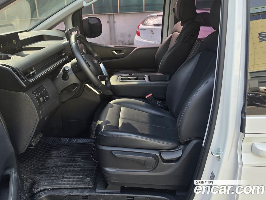 Hyundai Staria 2024