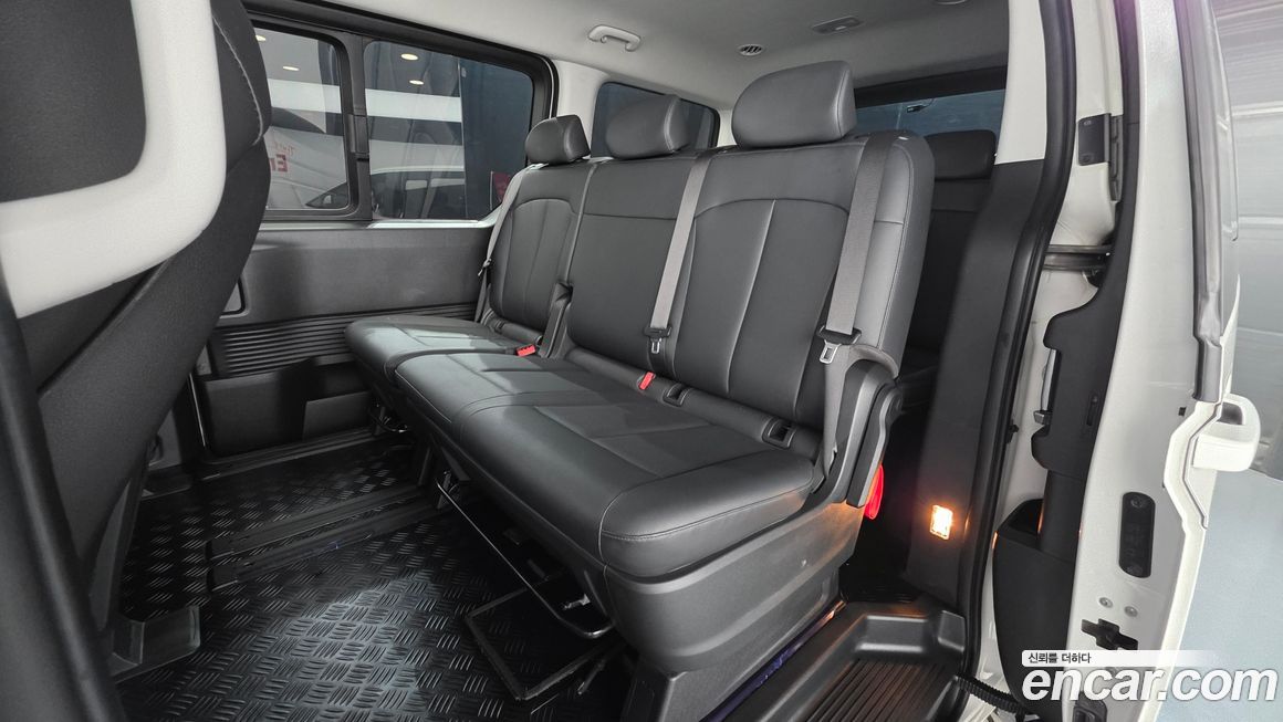 Hyundai Staria 2025