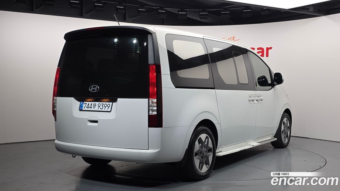 Hyundai Staria 2025