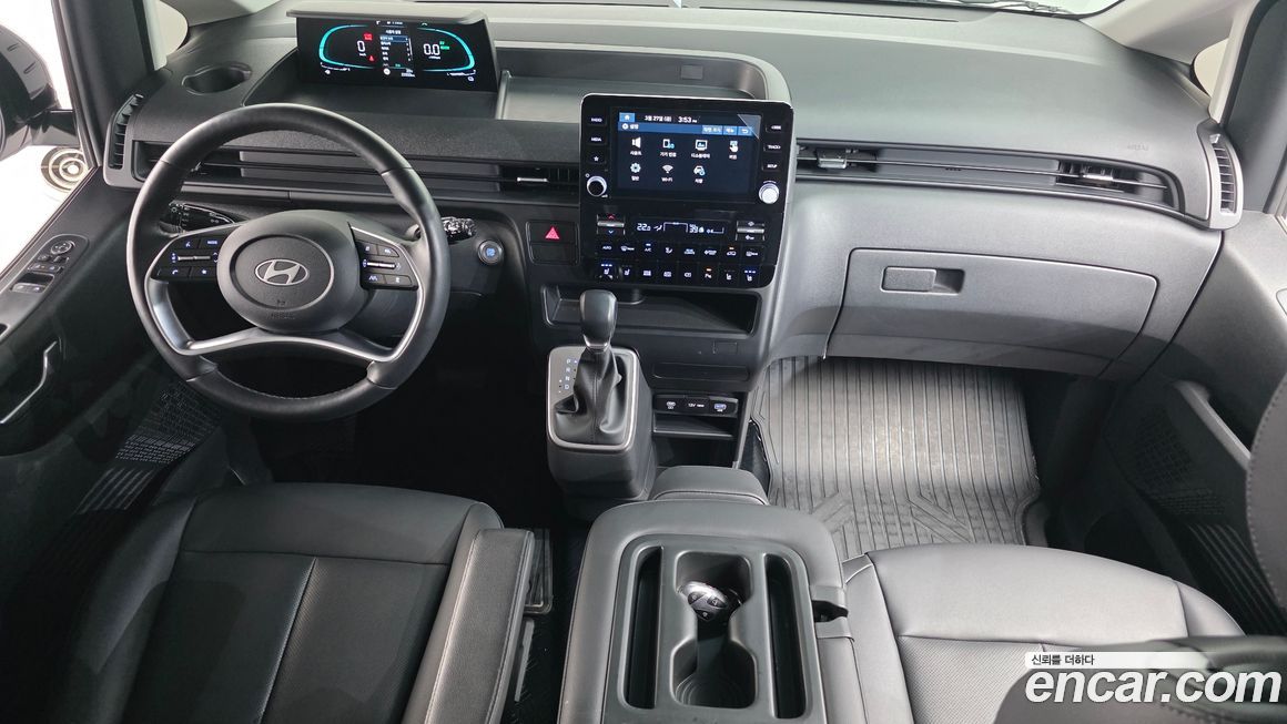 Hyundai Staria 2025