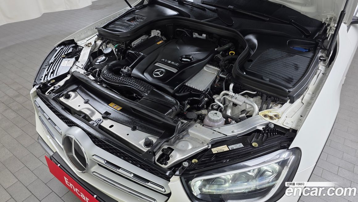 Mercedes-Benz GLC-Class 2021