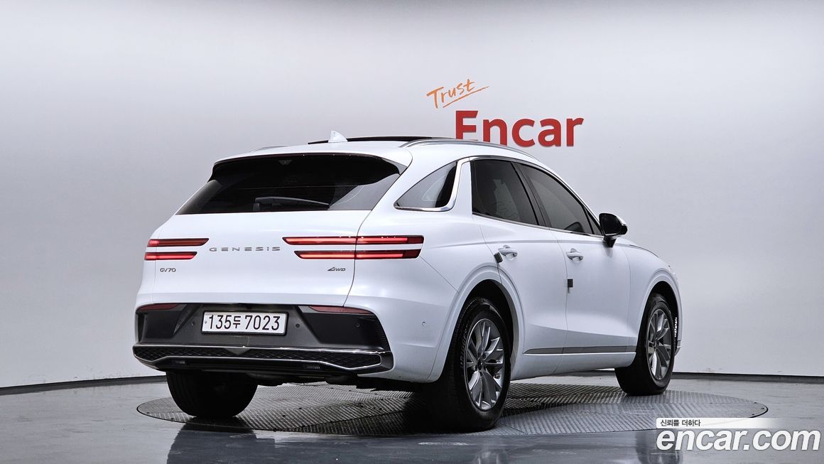 Genesis GV70 2025
