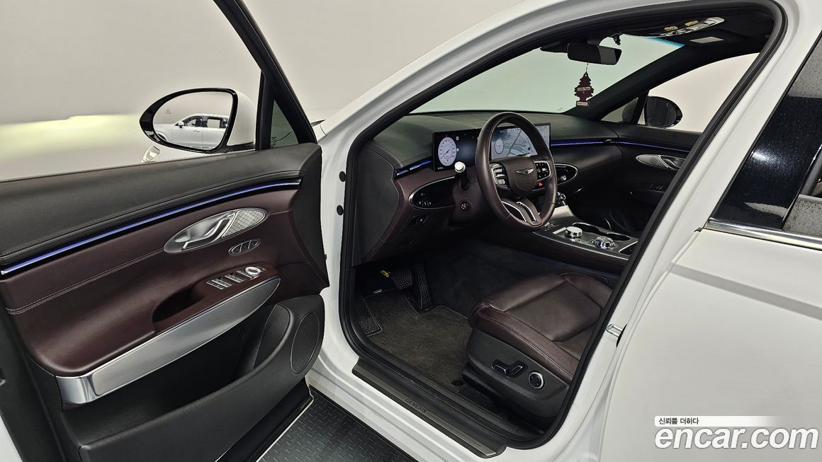 Genesis GV70 2025