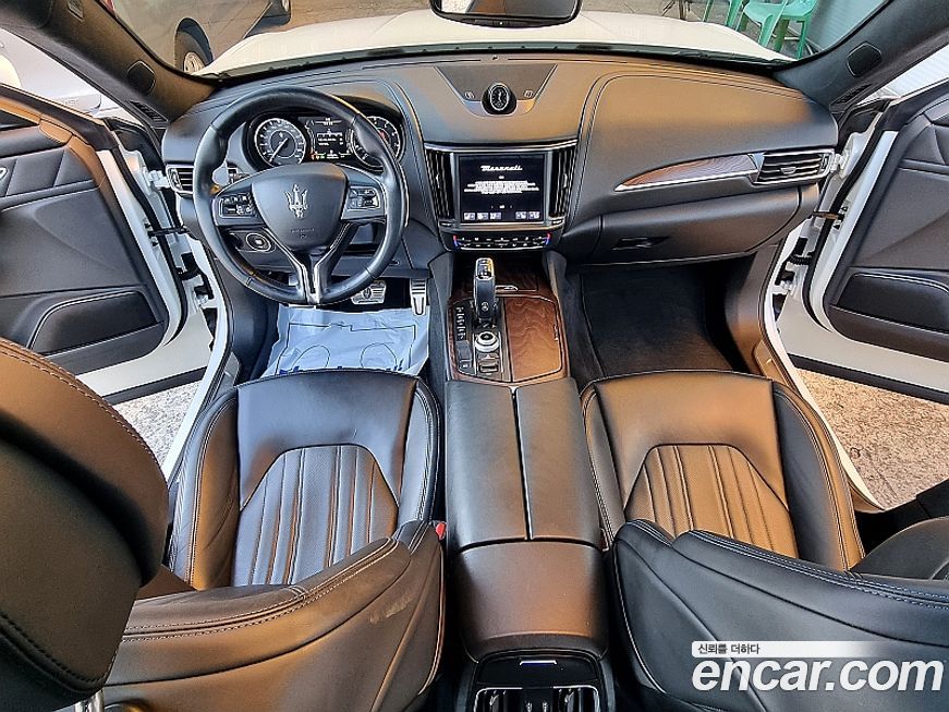 Maserati Levante 2022