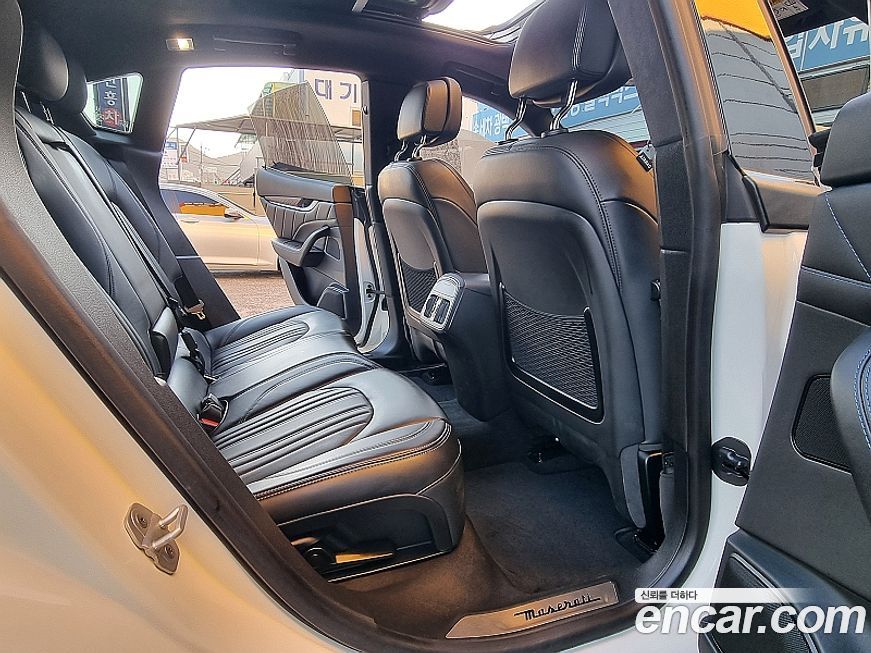 Maserati Levante 2022