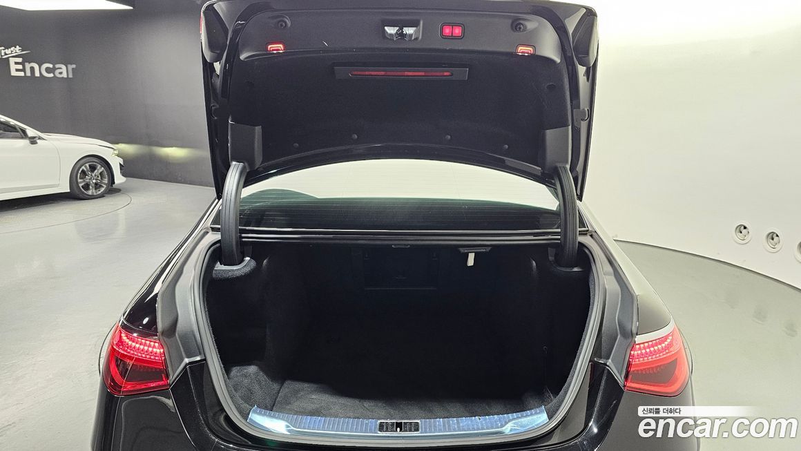 Mercedes-Benz S-Class 2022