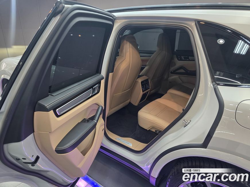 Porsche Cayenne 2023