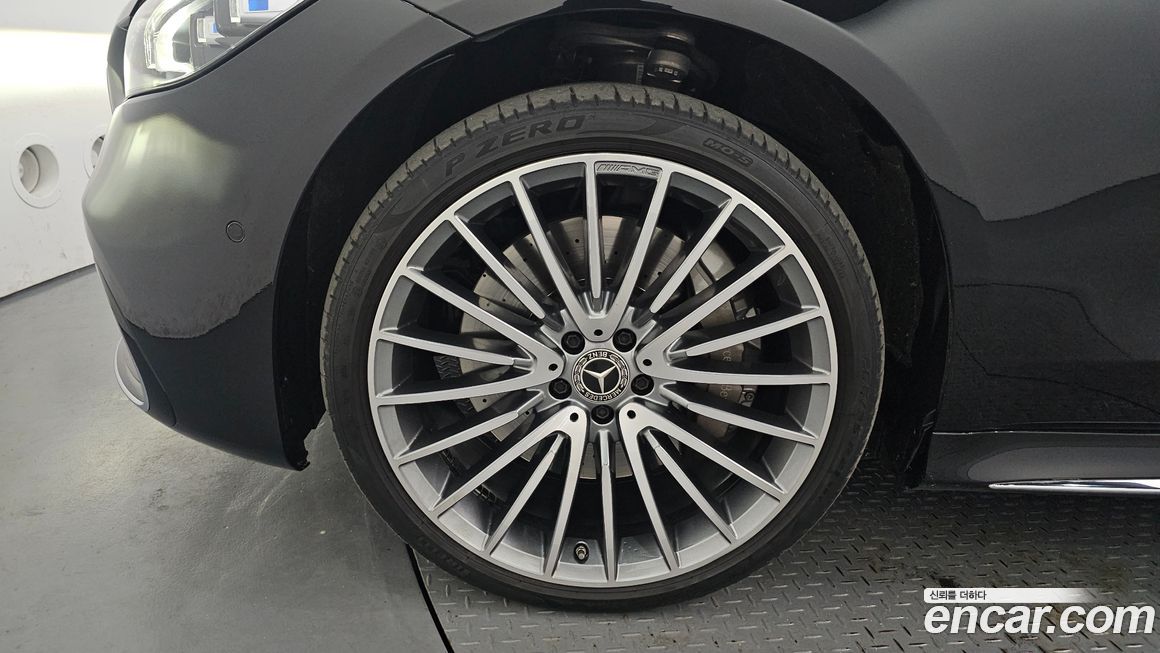 Mercedes-Benz S-Class 2025