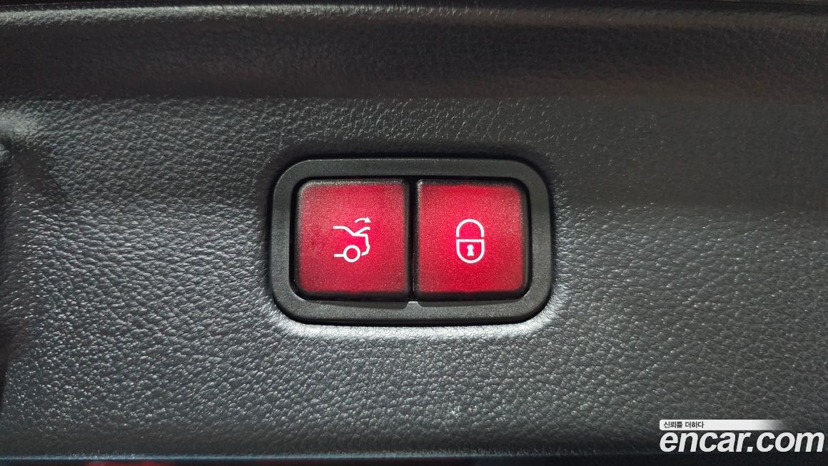 Mercedes-Benz S-Class 2025