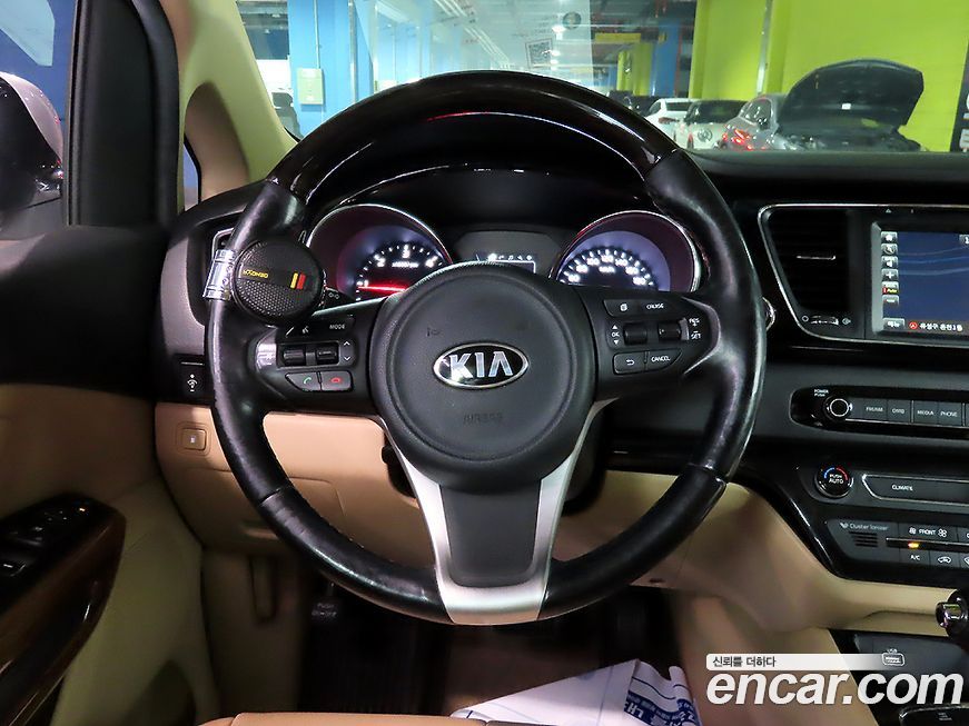 Kia Canival 2016
