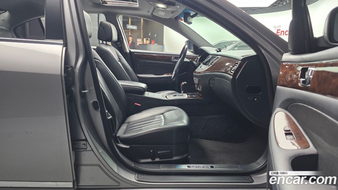 Hyundai Genesis 2010