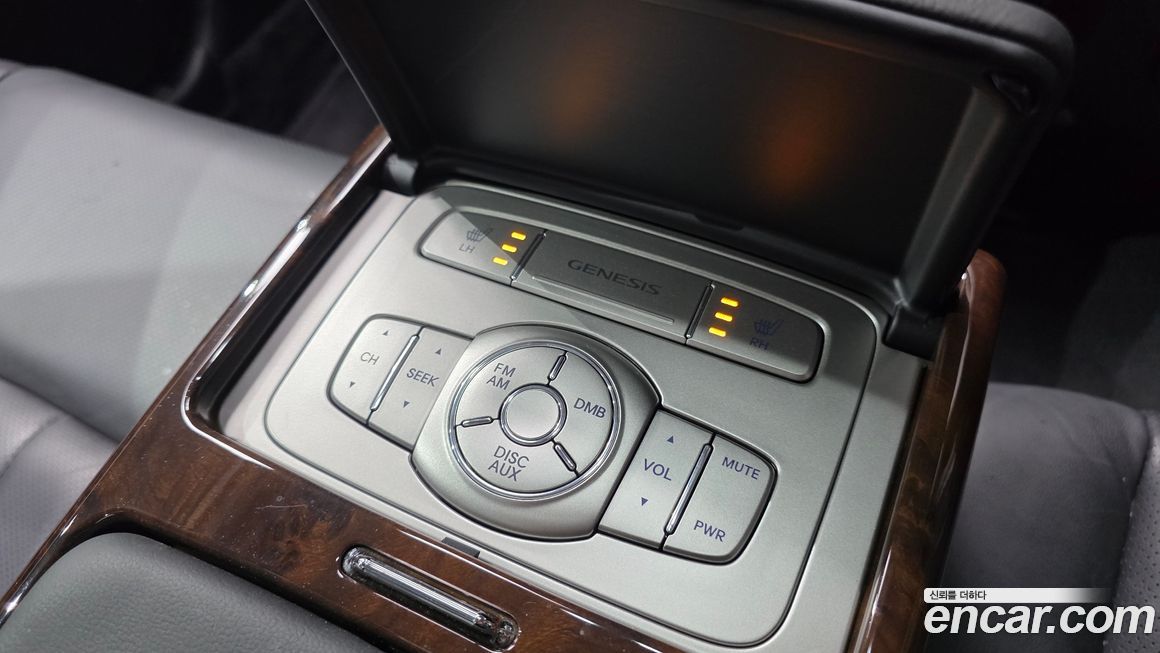 Hyundai Genesis 2010